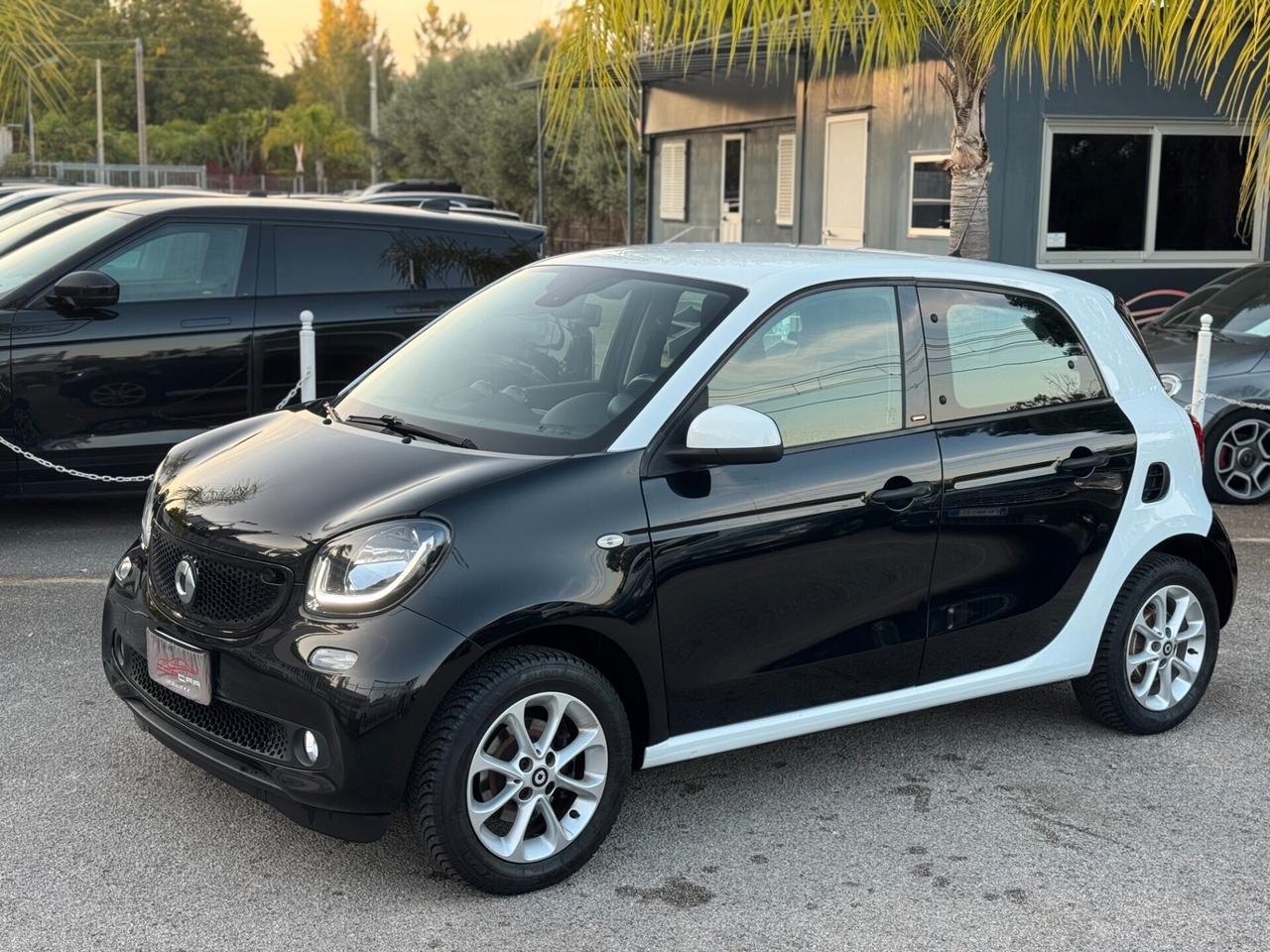 Smart ForFour 70 1.0 Passion 2018 LED
