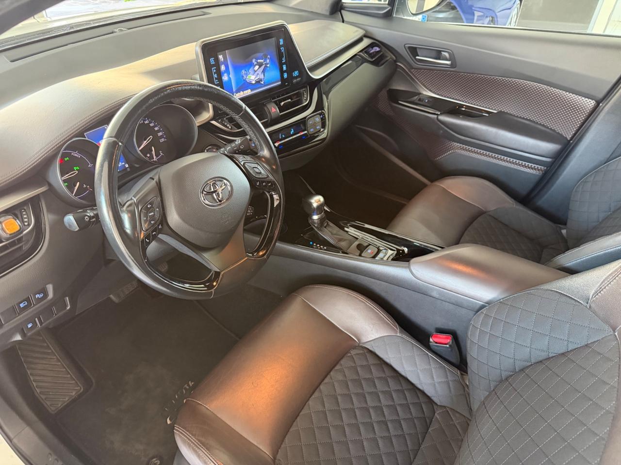 Toyota C-HR 1.8 Hybrid E-CVT Lounge
