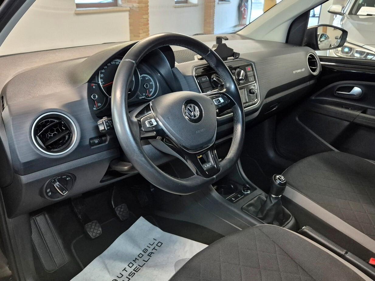 Volkswagen up! 1.0 75 CV 5p. cross BlueMotion Technology