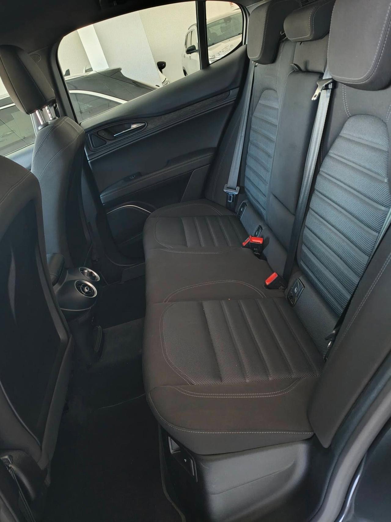 Alfa Romeo Stelvio 2.2 Turbodiesel 160 CV AT8 RWD Business