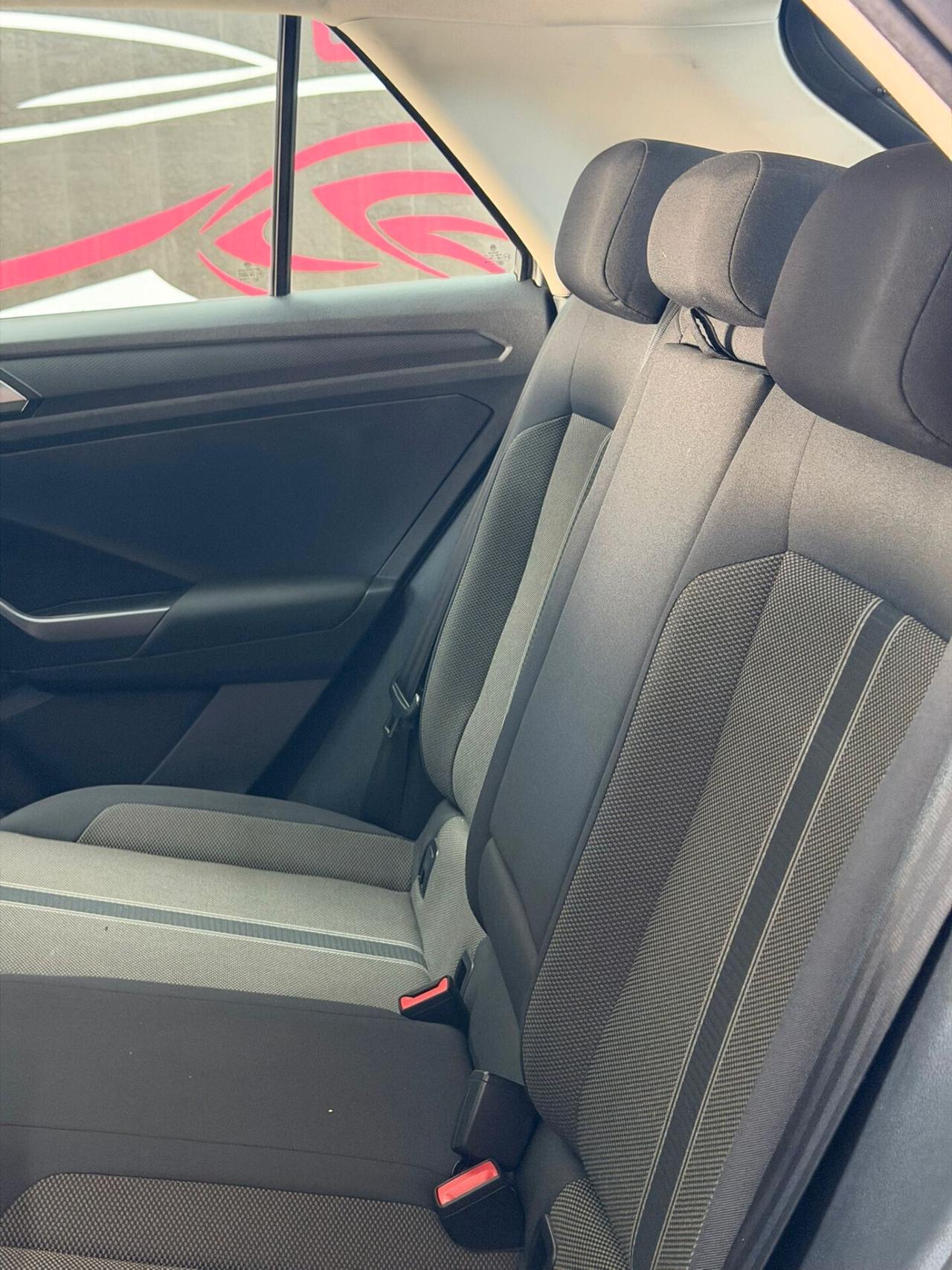 Volkswagen T-Roc 1.6 116CV TDI CON TETTUCCIO APRIBILE