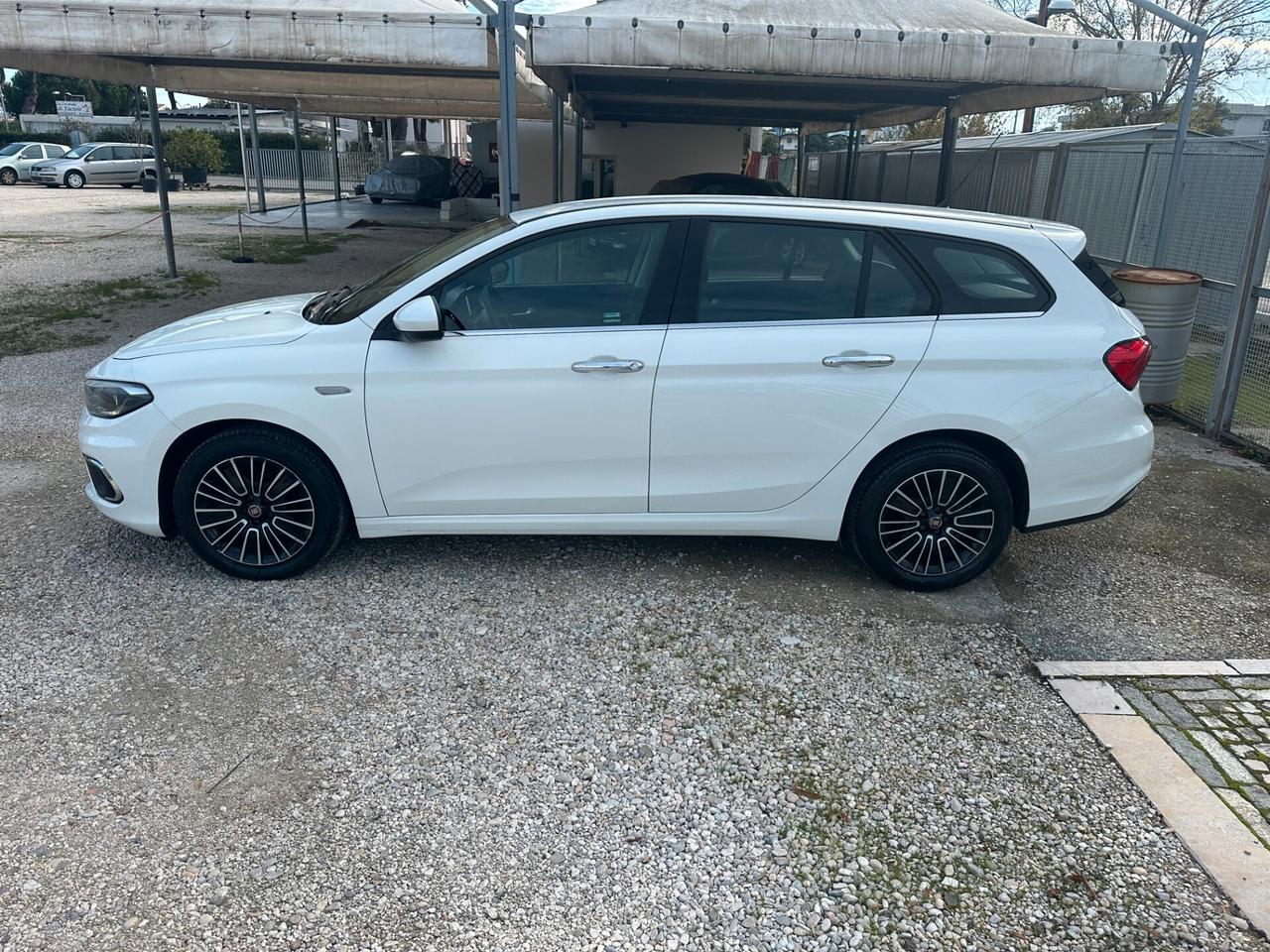 Fiat Tipo 1.6 Mjt S&S SW Lounge