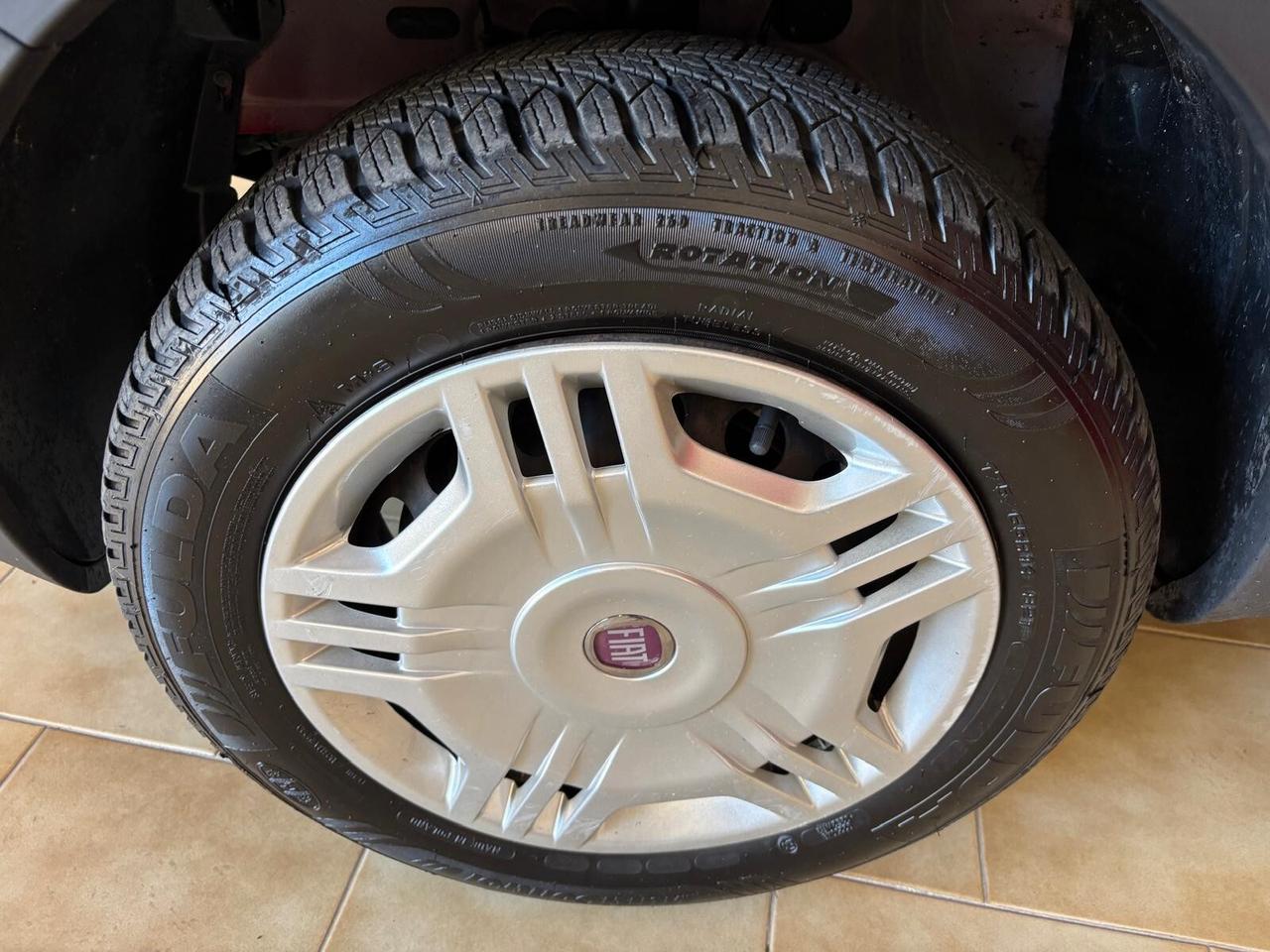 FIAT PANDA CLIMPING ANNO 2012 BZ METANO ADATTA NEOPATENTATI KM 123 MILA