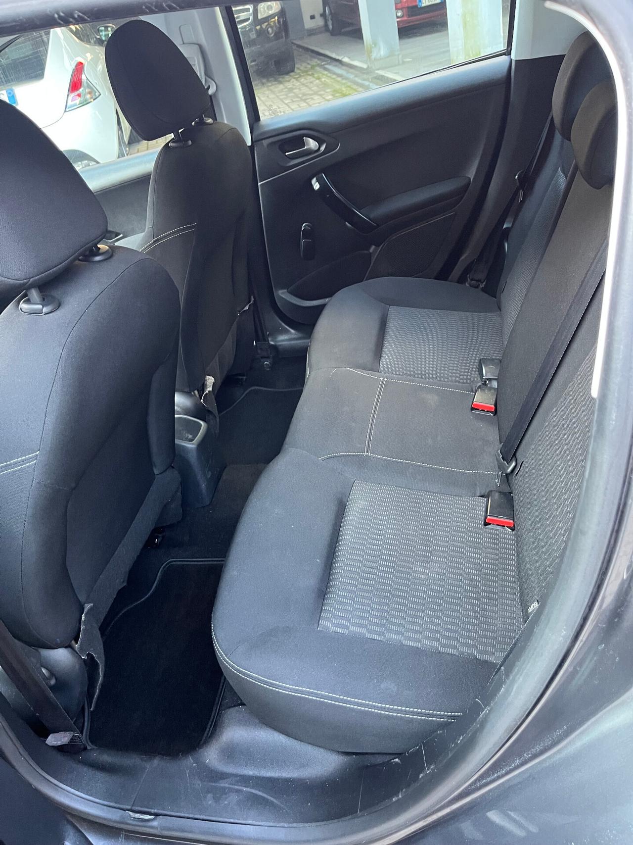 Peugeot 208 PureTech 82 Stop&Start 5 porte Allure - Anche per neopatentati - Prezzo non vincolato a finanziamento
