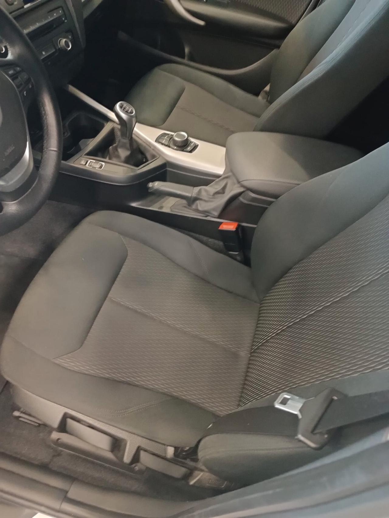Bmw 114 114i 5p. Urban