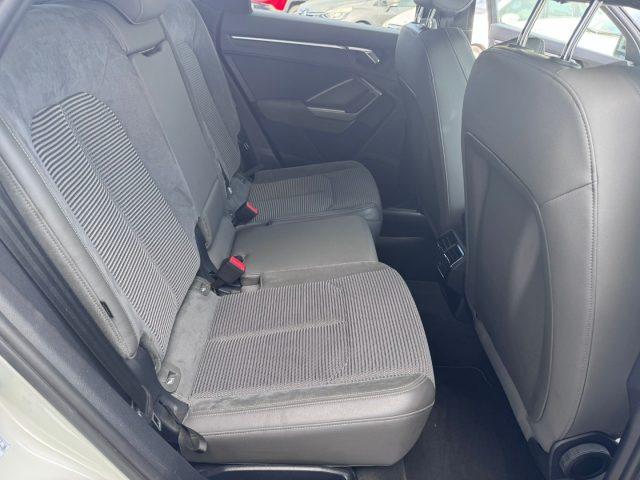 AUDI Q3 SPB 35TDI S-tronic Identity Black S-line SPORTBACK