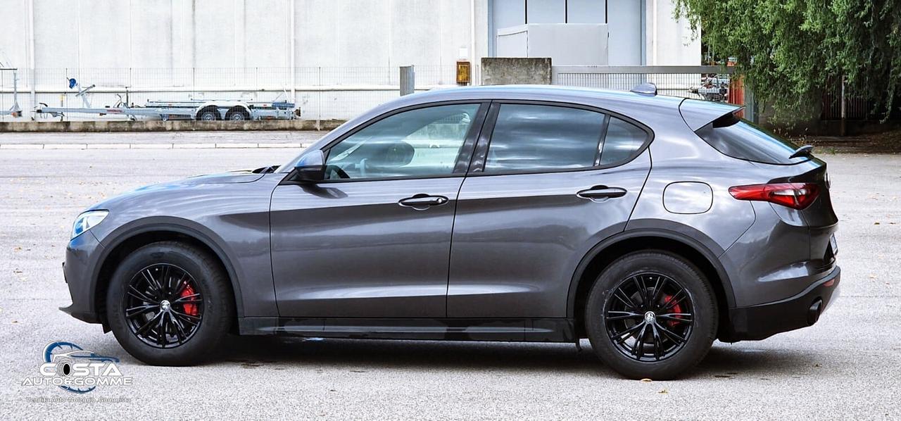 Alfa Romeo Stelvio 2.2 Turbodiesel 160 CV AT8 RWD