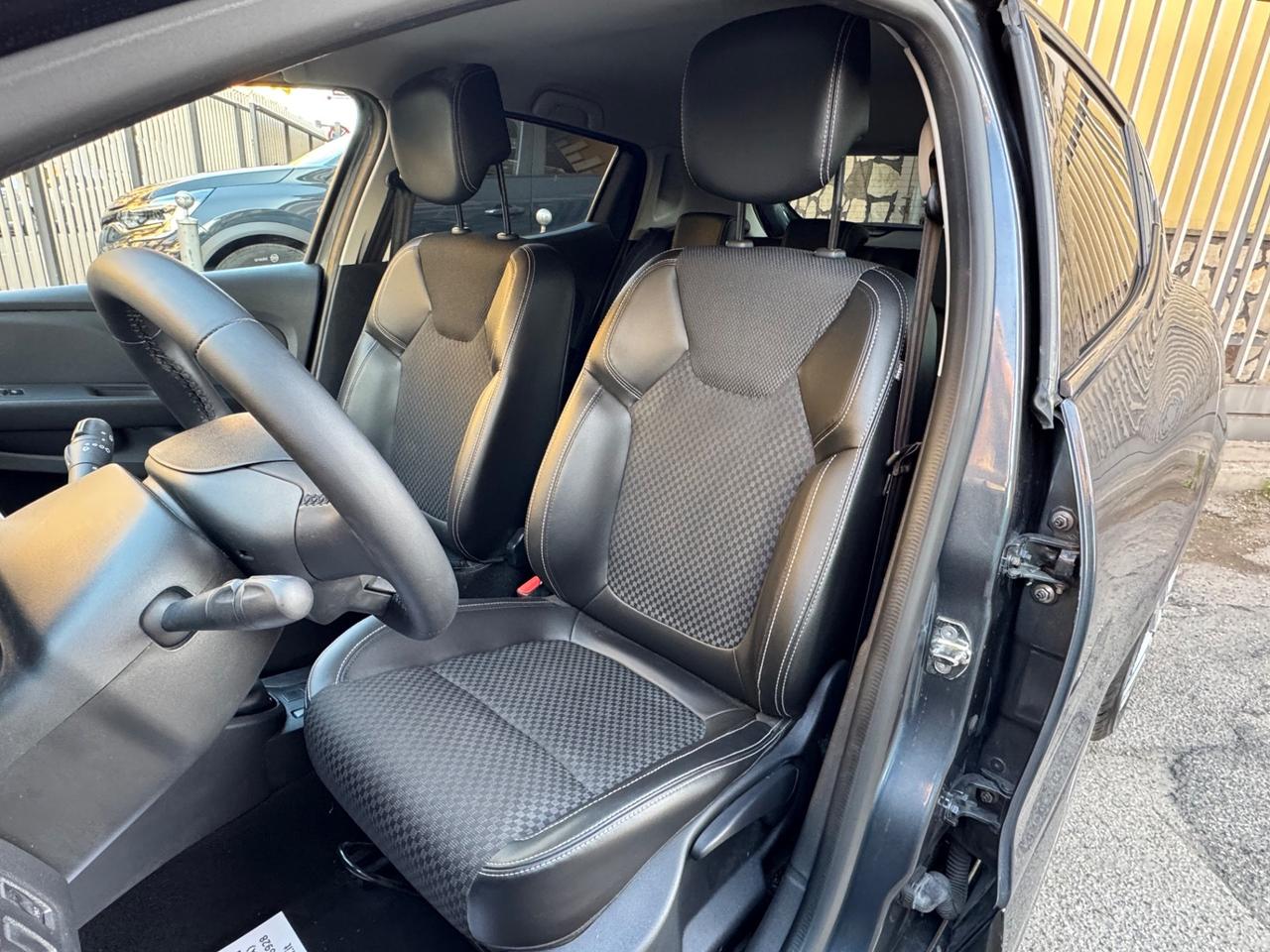 Renault Clio TCe 12V90 CV 5 porte Moschino