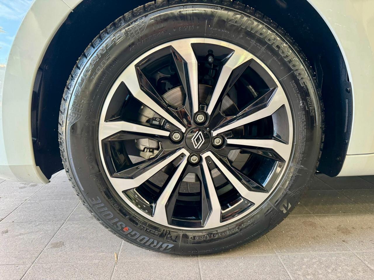 Renault Clio TCe 90 CV 5 porte Techno KM0