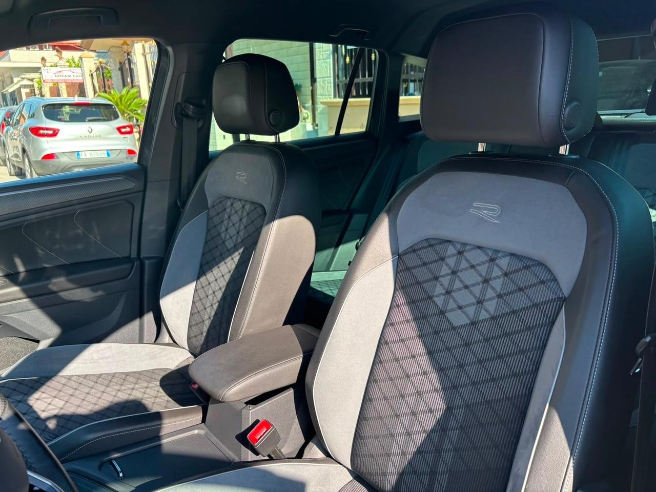 Volkswagen Tiguan 2.0 TDI 150 CV SCR DSG R-Line