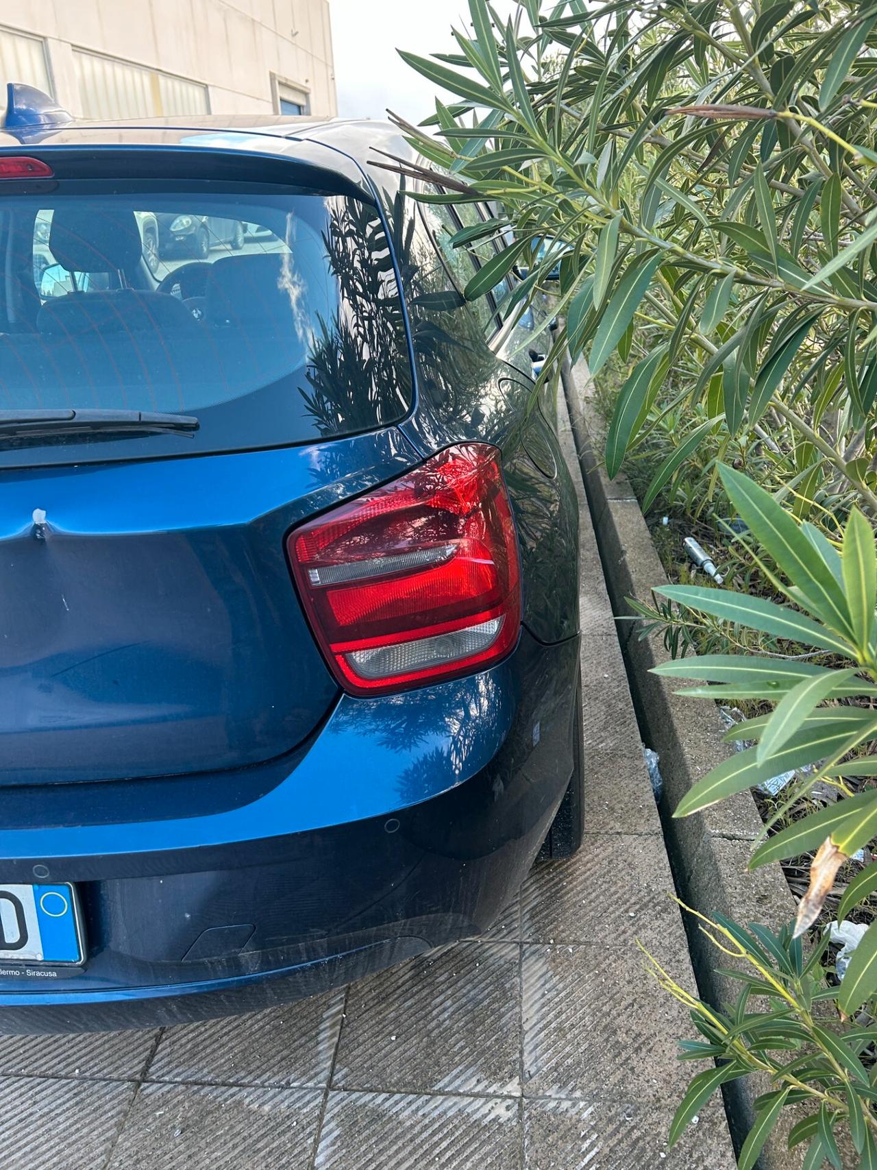 Bmw 116 116d 5p. Unique