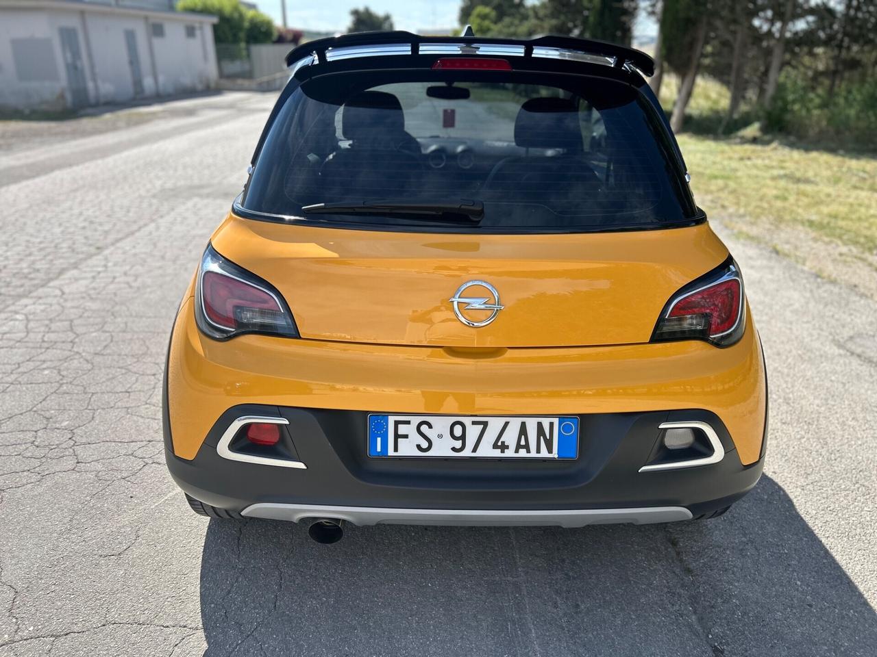 Opel Adam Rocks 1.2 70 CV