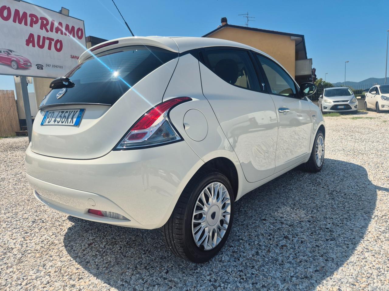 Lancia Ypsilon 24800 KM PARI AL NUOVO
