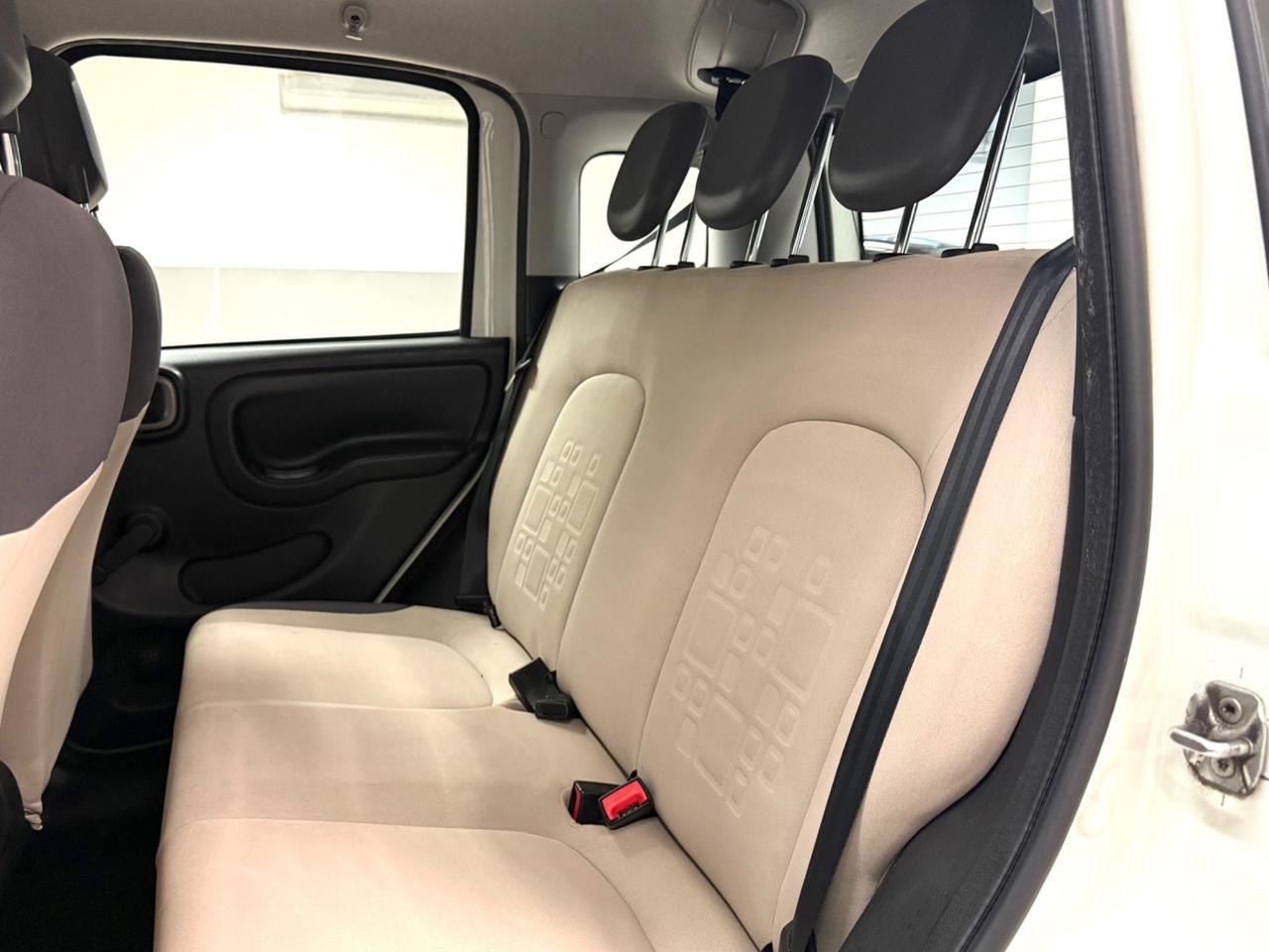 Fiat Panda 1.2 Lounge 5 POSTI NEOPATENTATI