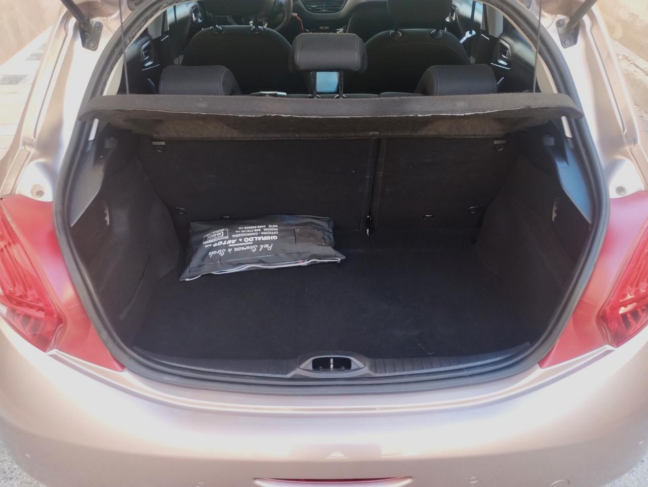 Peugeot 208 1.6 e-HDi 92 CV Stop&Start 5 porte Allure