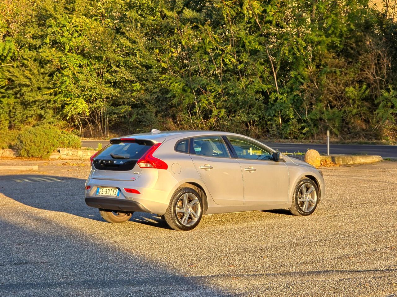 Volvo V40 D4 Momentum CV-120 Automatica E6 NEO 2016