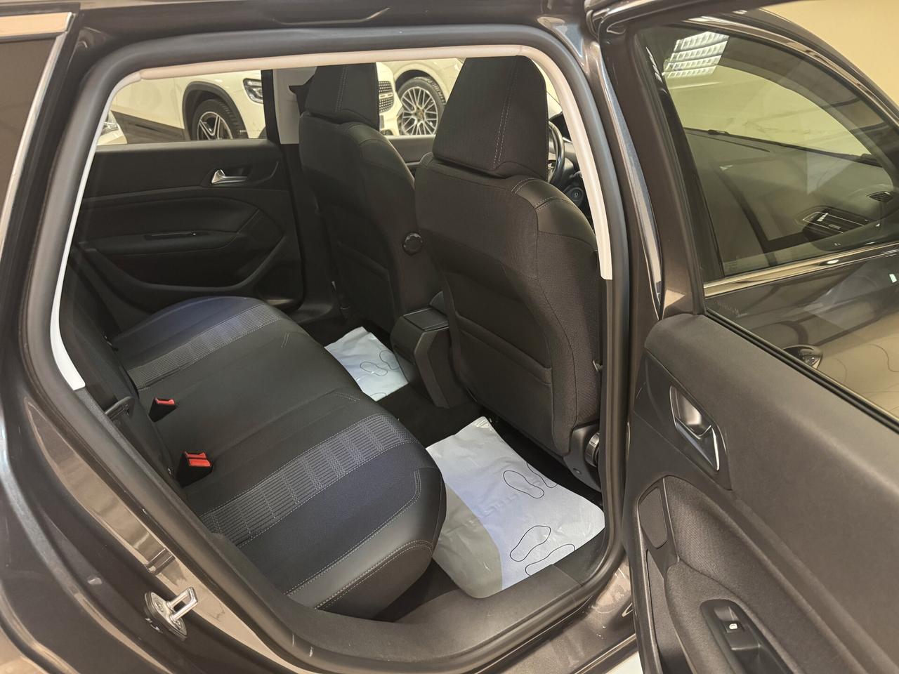 Peugeot 308 BlueHDi 130 S&S SW Allure