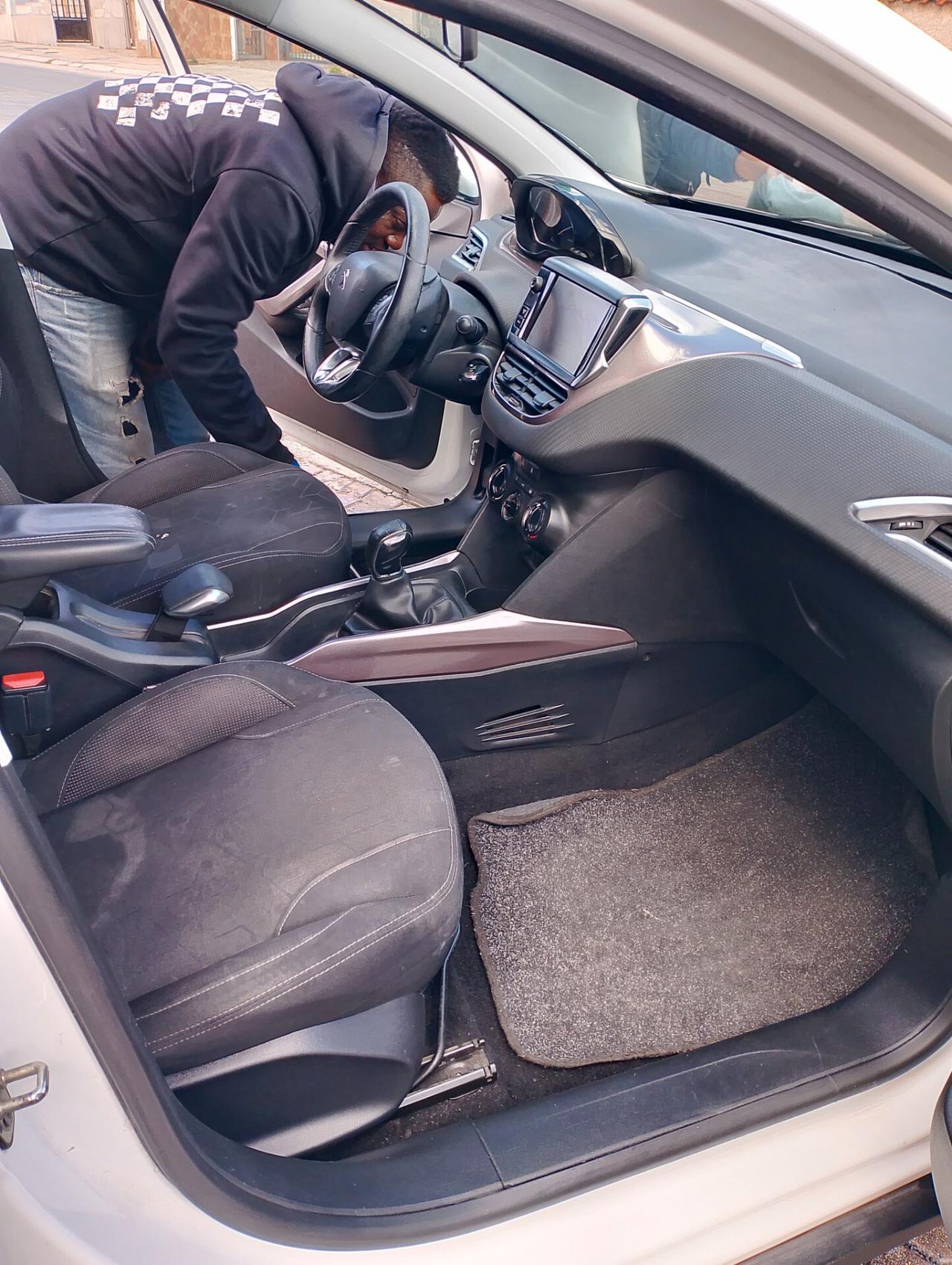 Peugeot 2008 PureTech 82 ETG5 S&S Allure