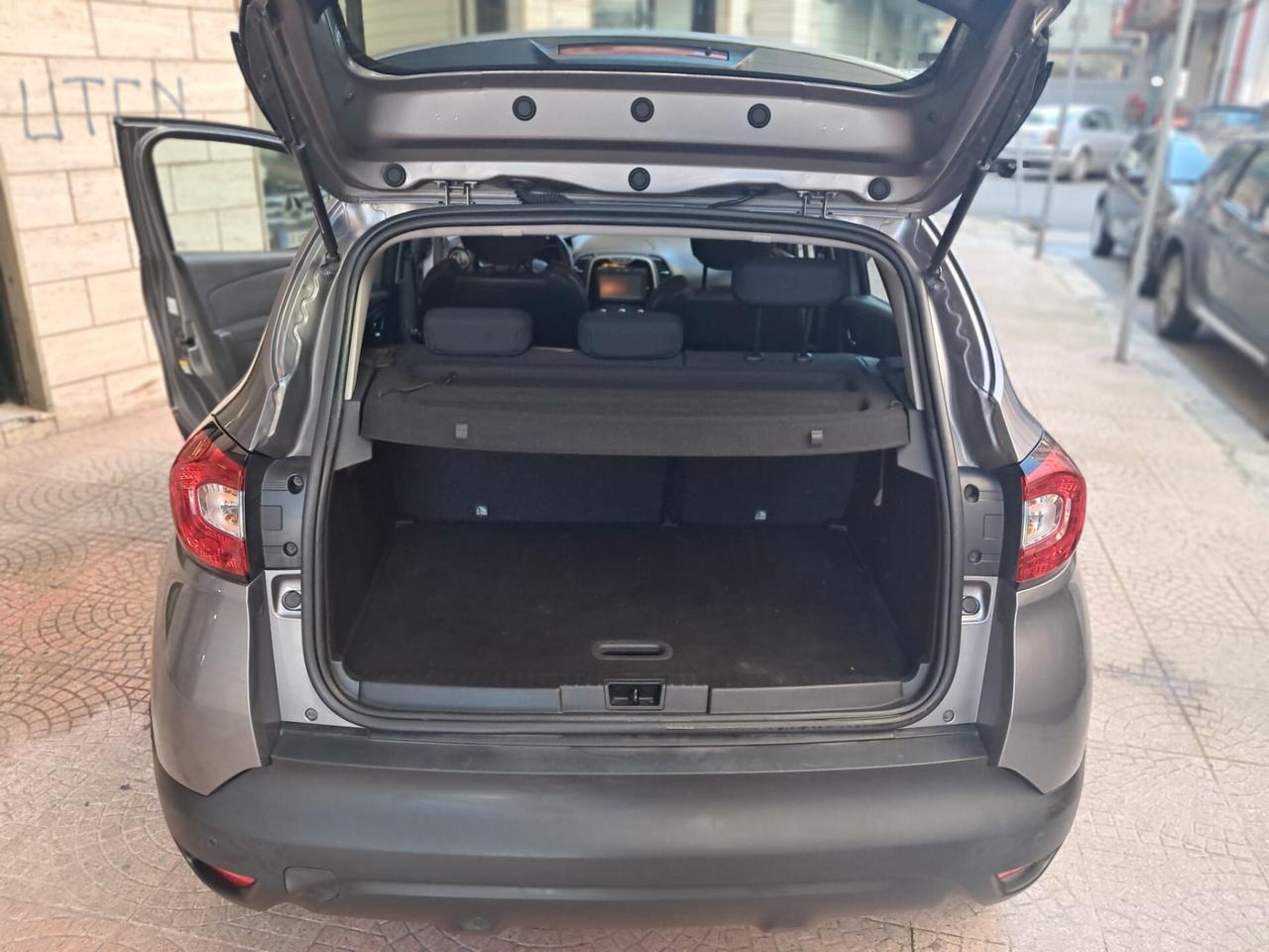 RENAULT CAPTUR 1.5 Diesel-NEOPATENTATI-NAVY-Euro8990