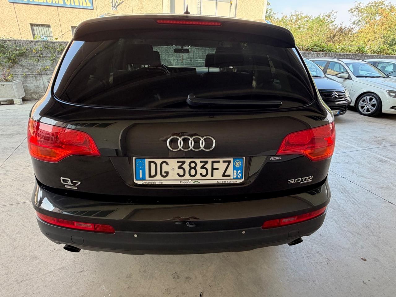 Audi Q7 3.0 V6 TDI 233CV quattro tiptronic