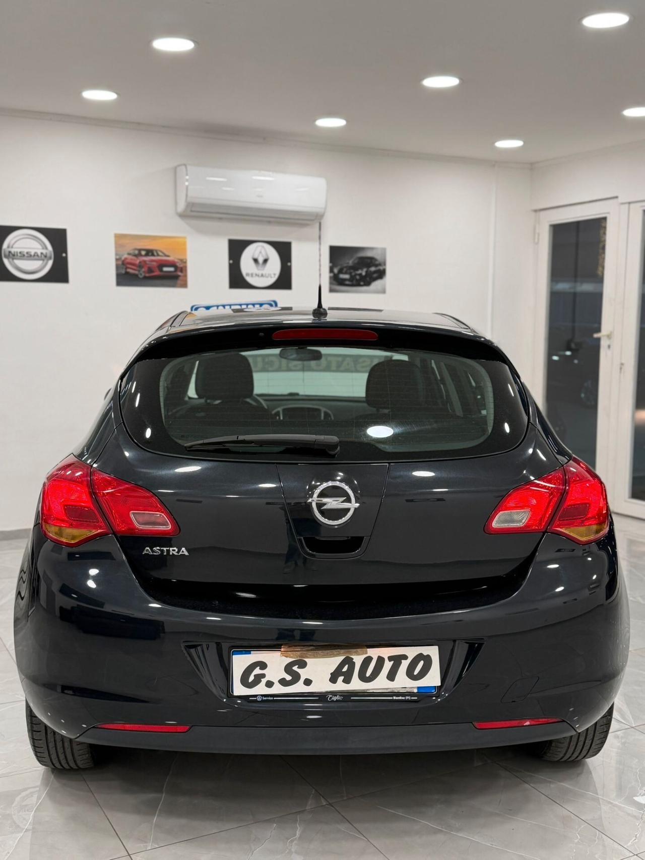 Opel Astra 1.4 100CV 5 porte Cosmo