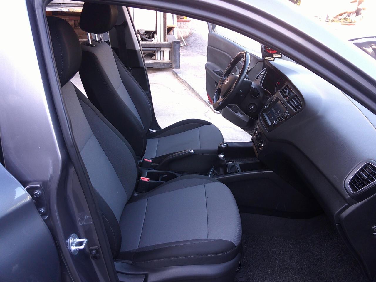 Hyundai i20 1.2 5 porte Tech 18