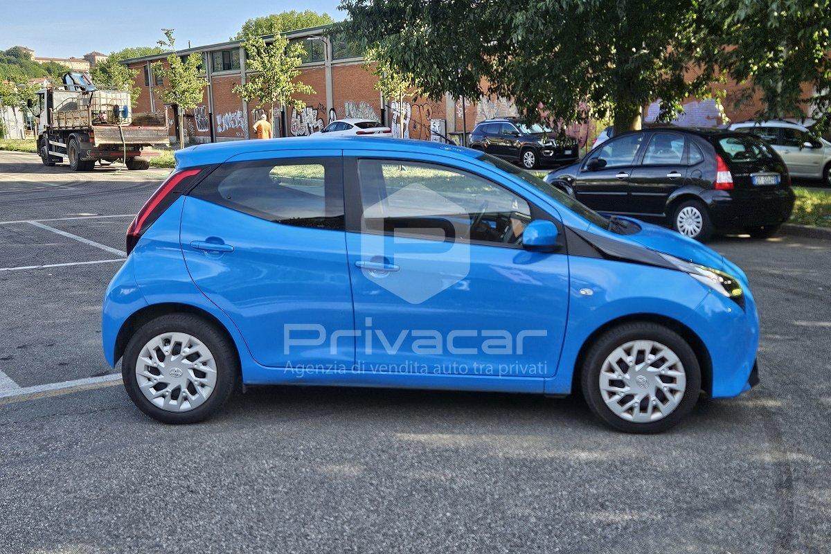 TOYOTA Aygo Connect 1.0 VVT-i 72 CV 5 porte x-play