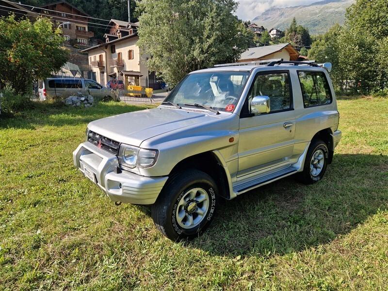 Mitsubishi Pajero 2.5 TDI Metal-top S.S. GLS Target