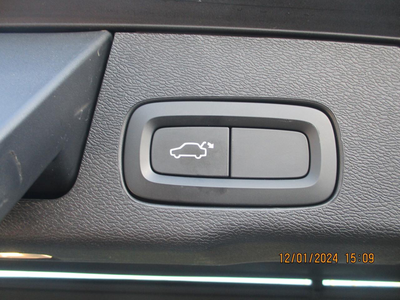 Volvo XC 60 XC60 B4 (d) AWD Geartronic Inscription