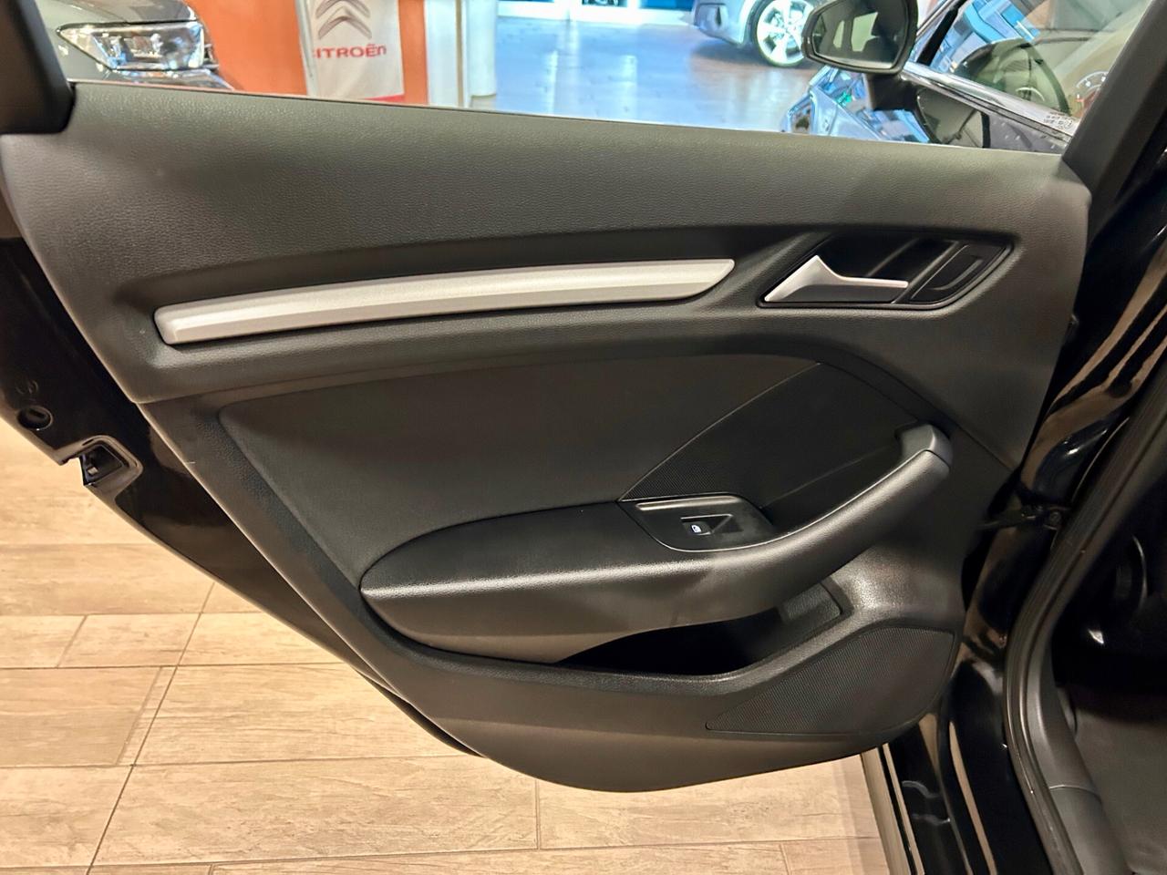 Audi A3 SPB 35 TDI S tronic S-LINE