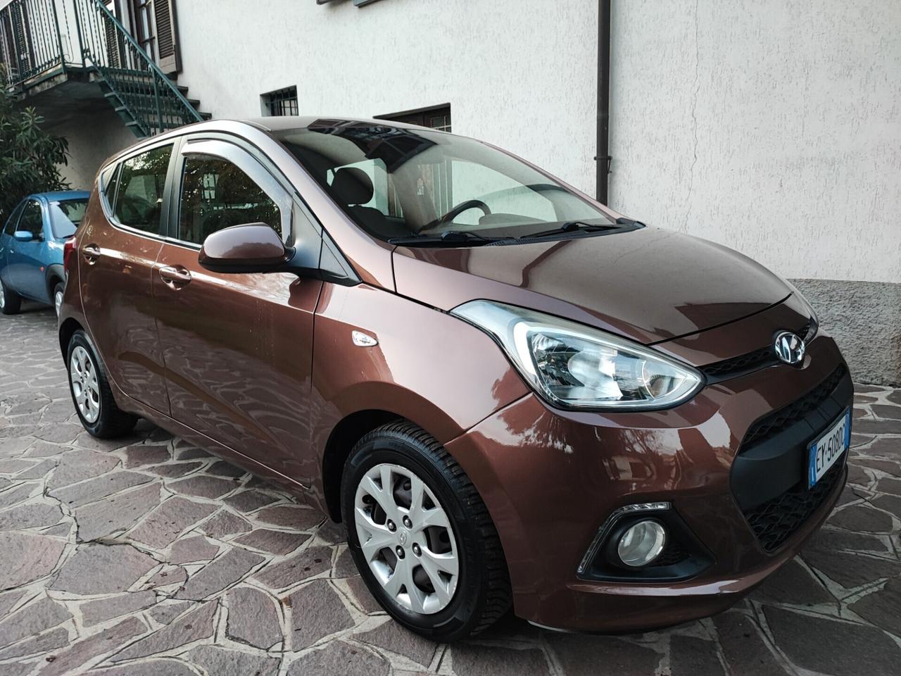 Hyundai i10 1.0 Benz 5 porte neopatentati