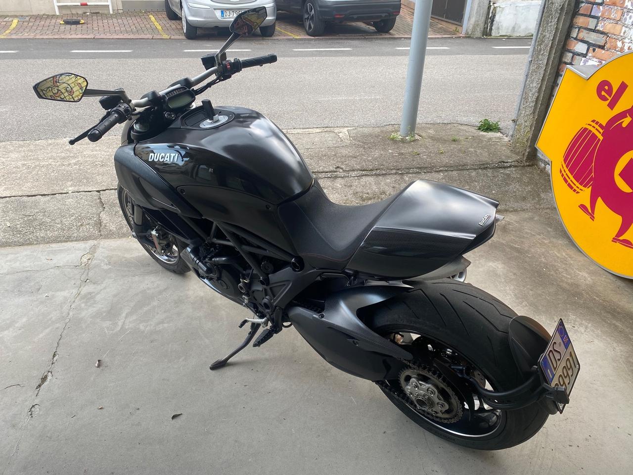 Ducati Diavel CARBON