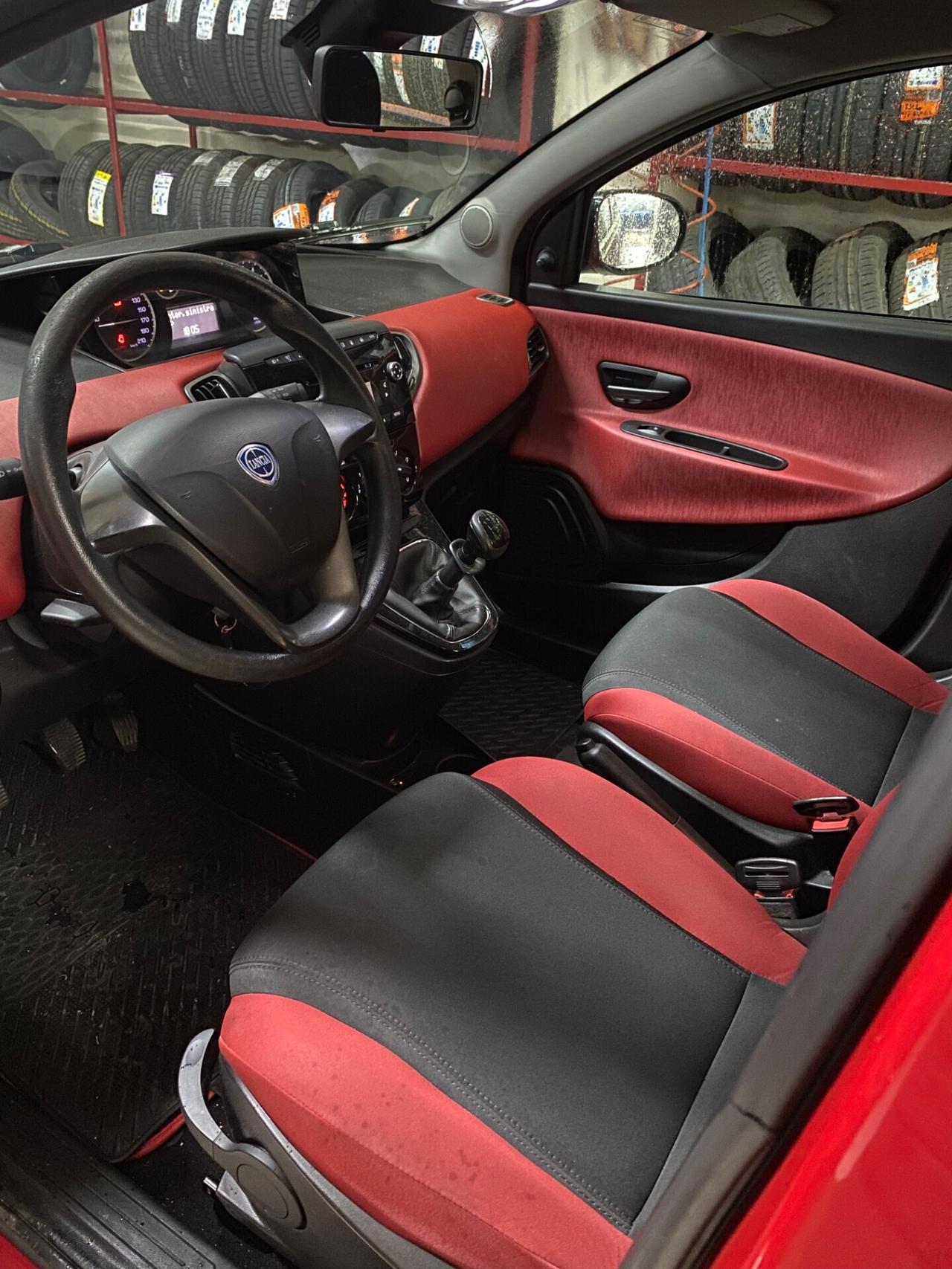 Lancia Ypsilon 1.2 69 CV 5 porte GPL