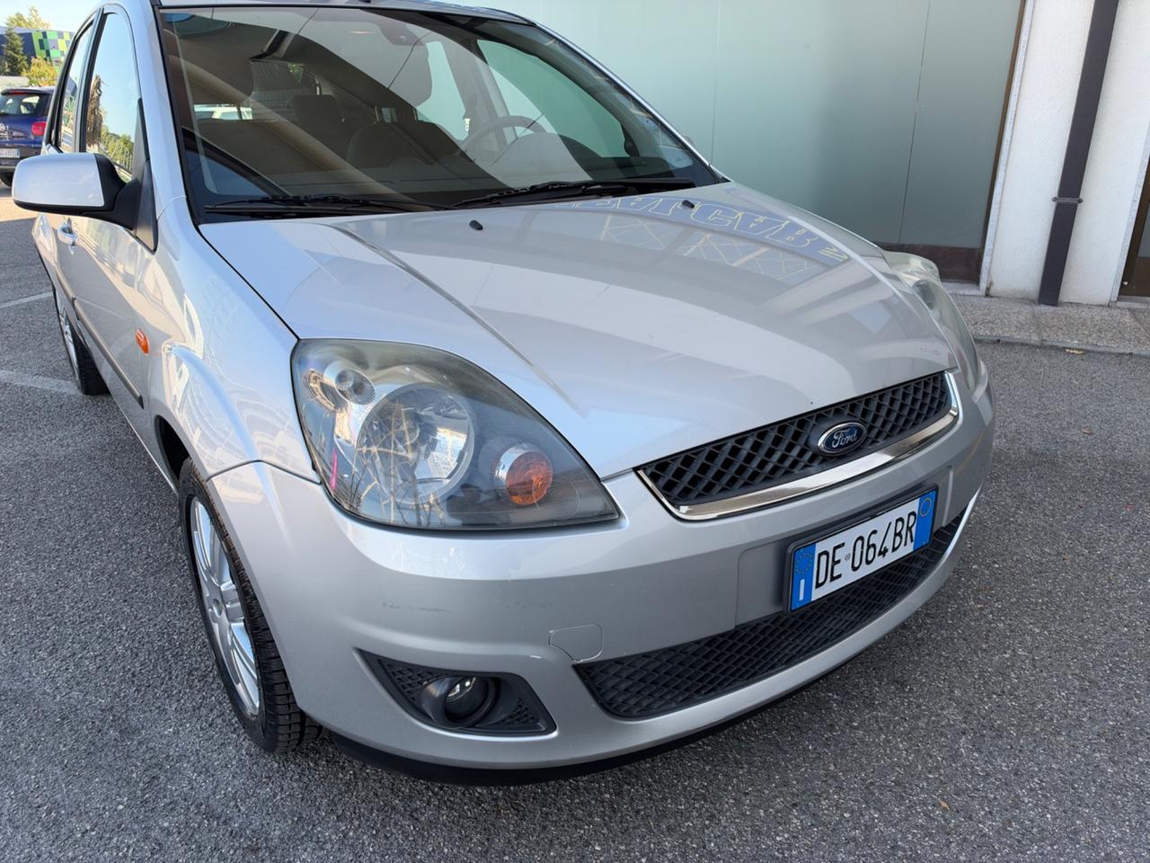 Ford Fiesta 1.2 16V 5p. Ghia