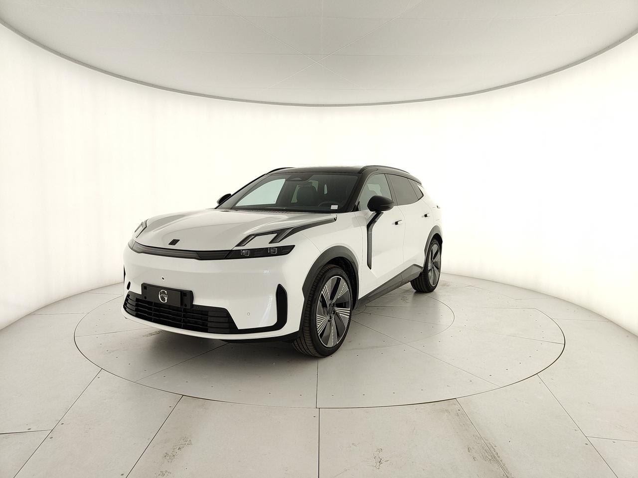 LYNK&CO 08 MORE