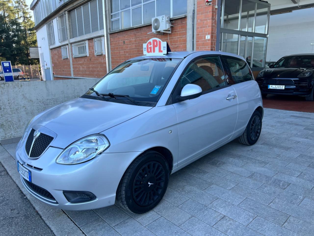 Lancia Ypsilon 1.4 Platino Ecochic GPL