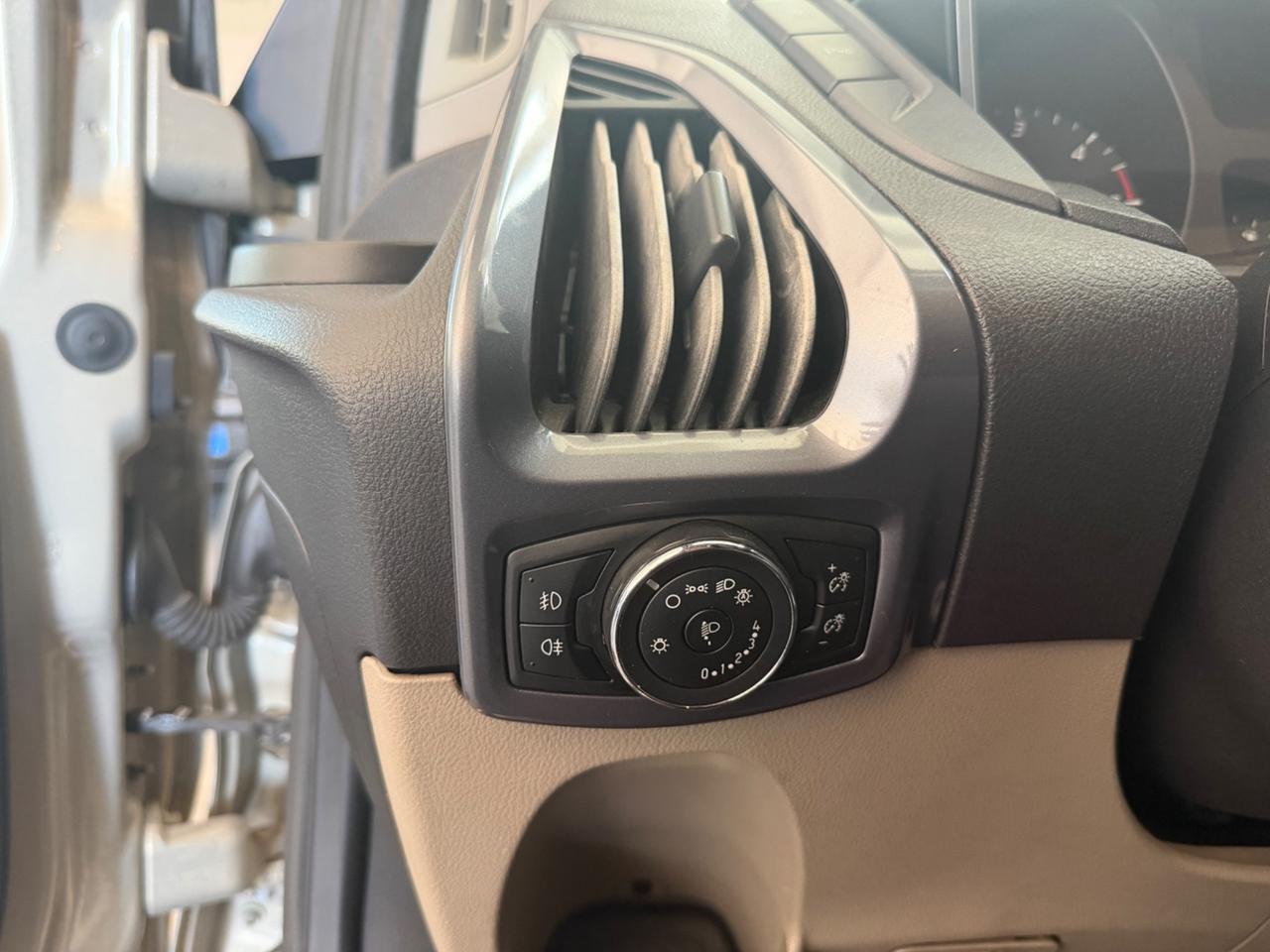 Ford Tourneo Custom 310 2.0 TDCi 130CV PC Titanium