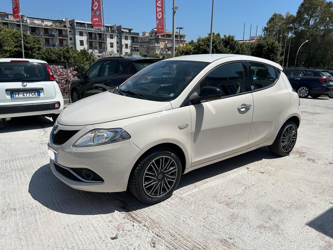 Lancia Ypsilon 1.2 69 CV 5 porte GPL Ecochic Gold
