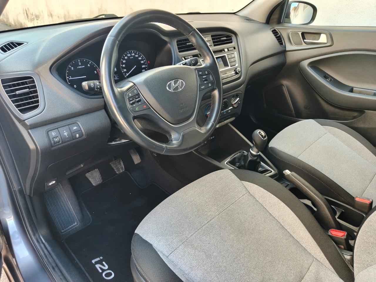 HYUNDAI I20 1.1 CRDI Comfort - 2016