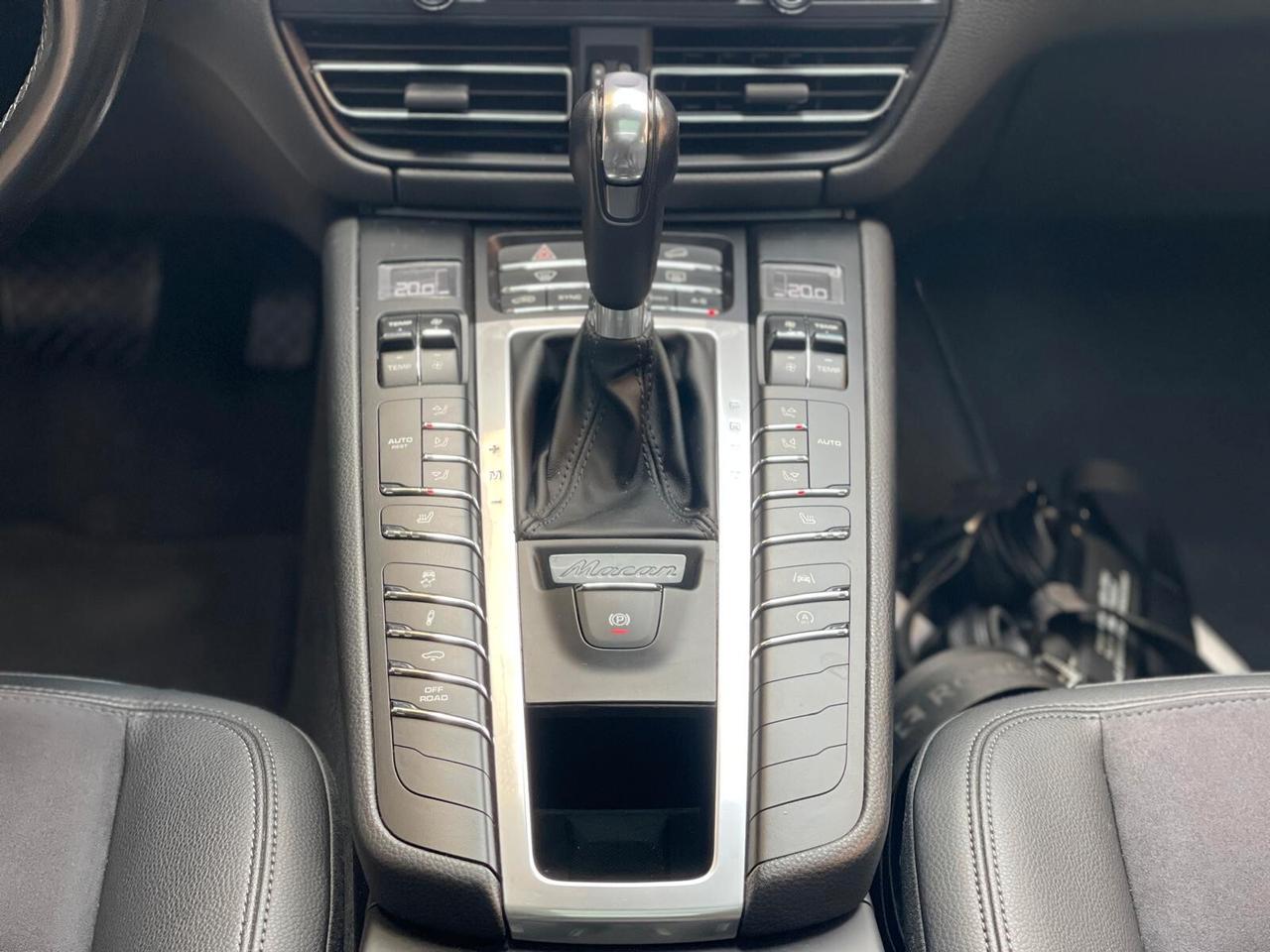 Porsche Macan 2.0 TETTO/FULL