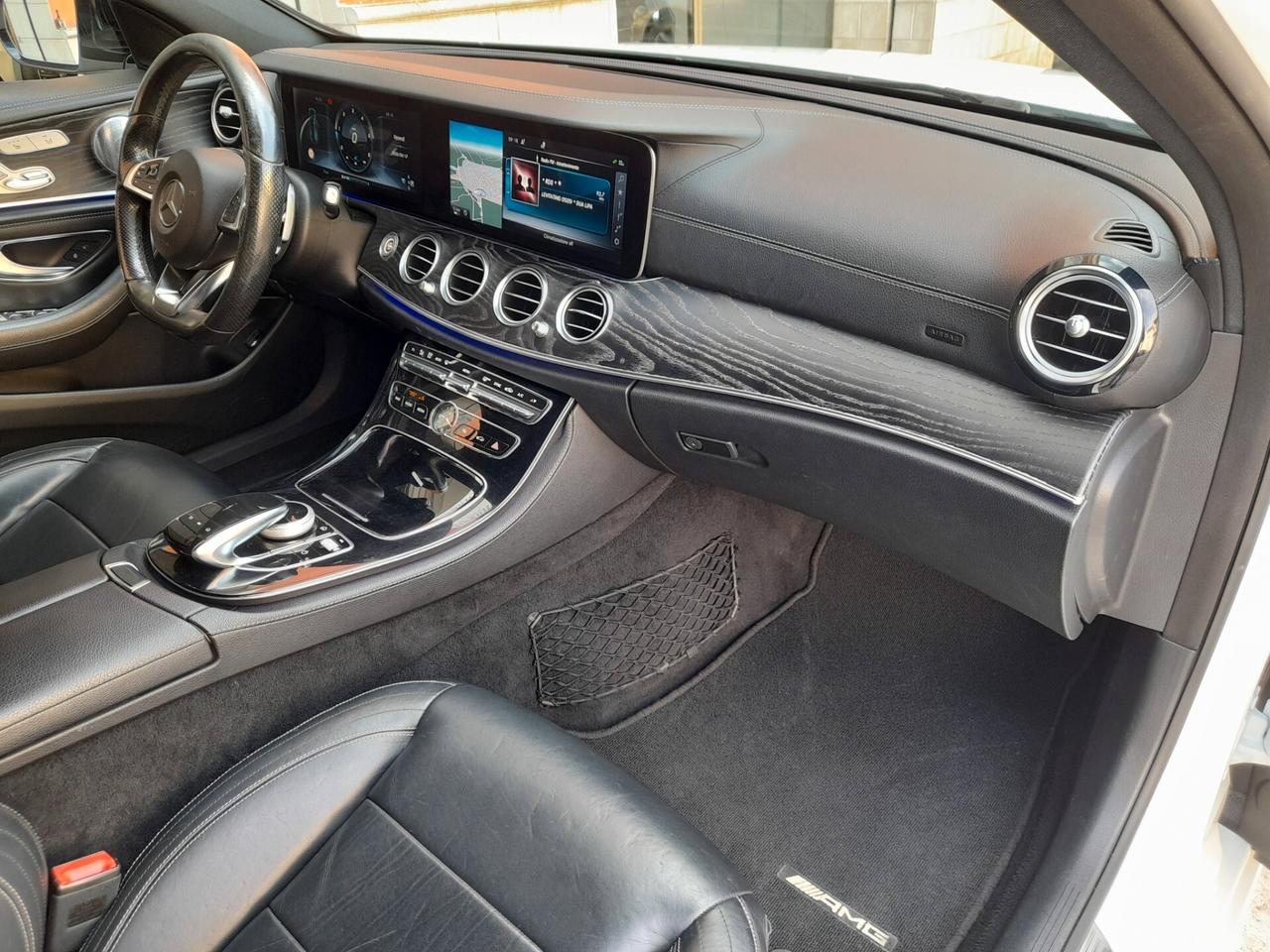 MERCEDES E 220 D AMG LINE BERLINA