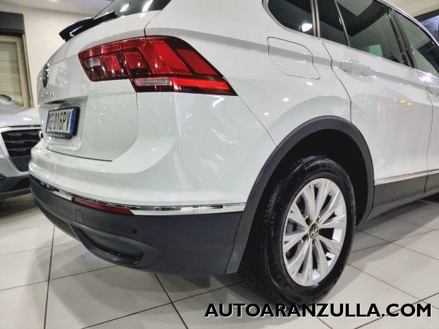 VOLKSWAGEN Tiguan NEW 2.0 TDI 150CV SCR DSG Life Navi - Fari a Led