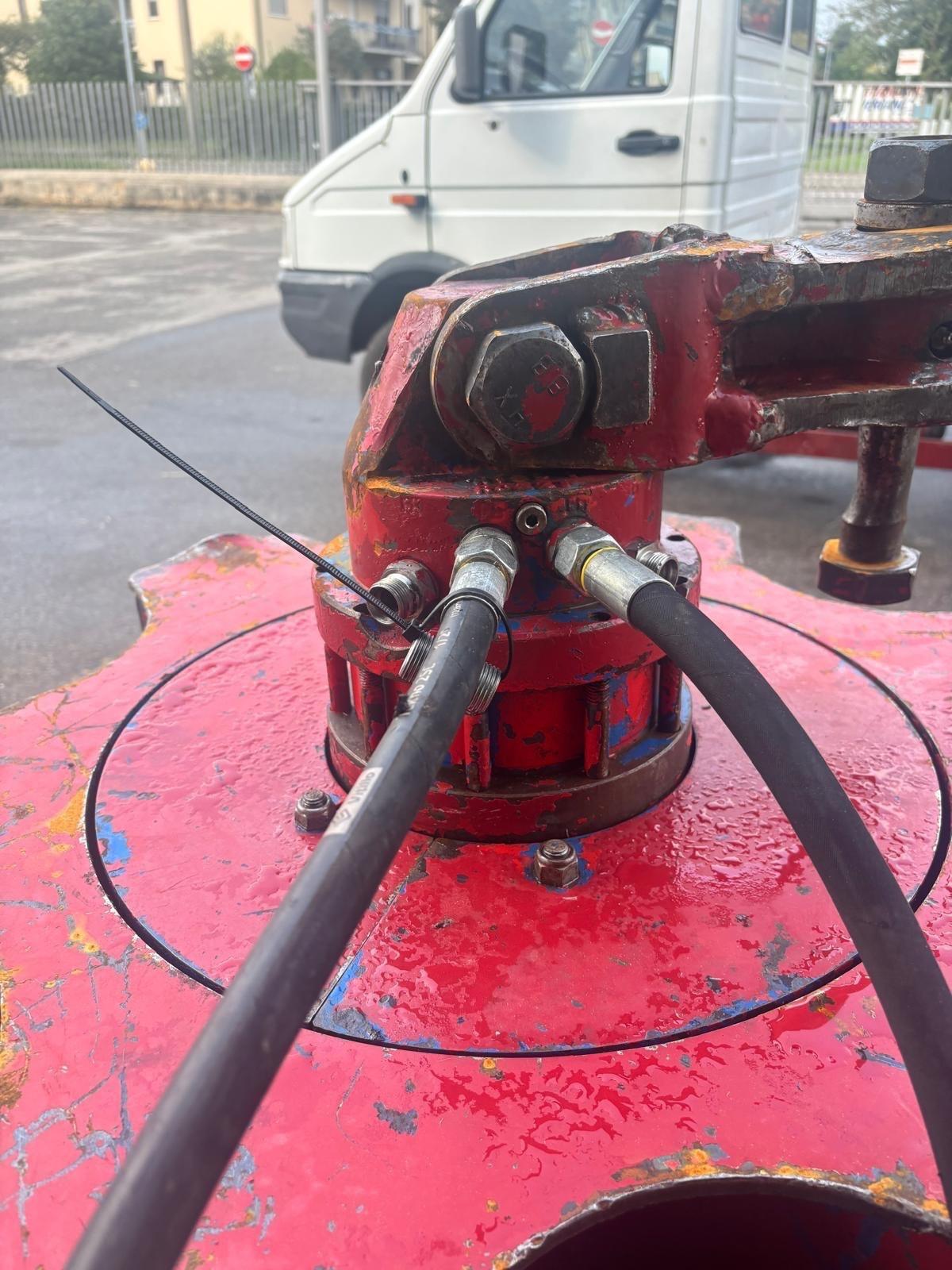 Polipo Braccio Gru usato Poco