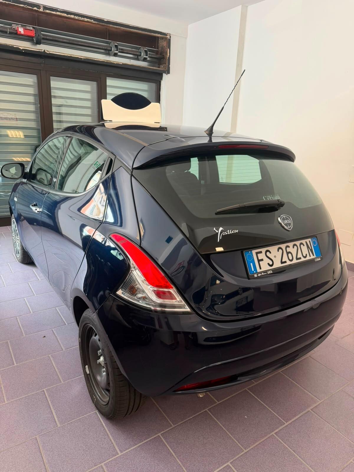 Lancia Ypsilon 1.2 69 CV 5 porte S&S Gold