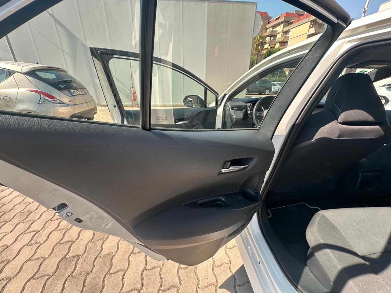 Toyota Corolla 2.0 Hybrid Business