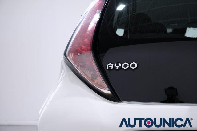 TOYOTA Aygo 1.0 VVT-i 69 CV 5 PORTE X-COOL TSS NEOPATENTATI