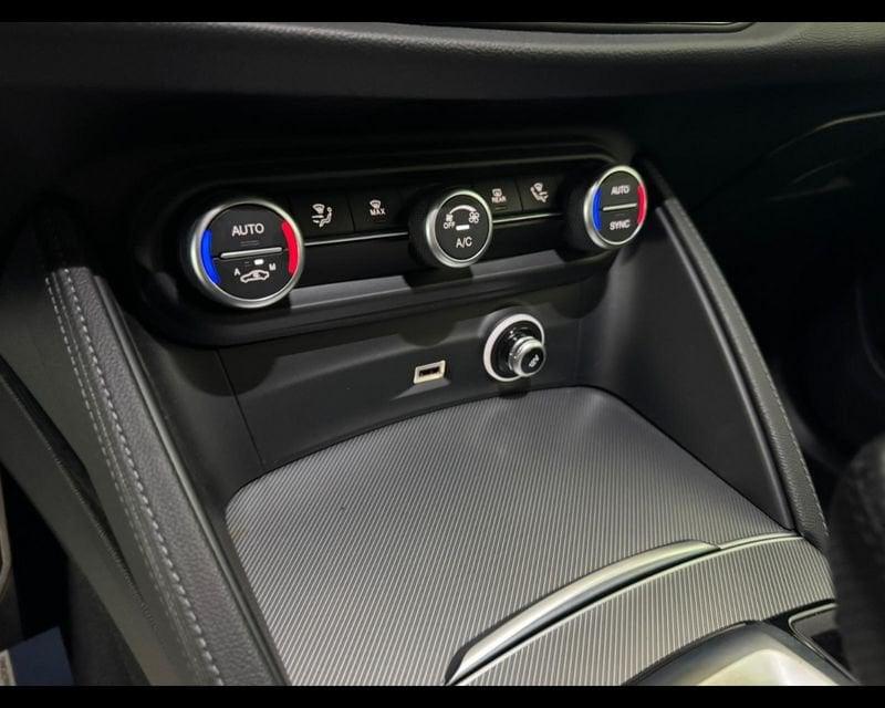 Alfa Romeo Stelvio 2.2 Turbodiesel 160 CV AT8 RWD Sprint