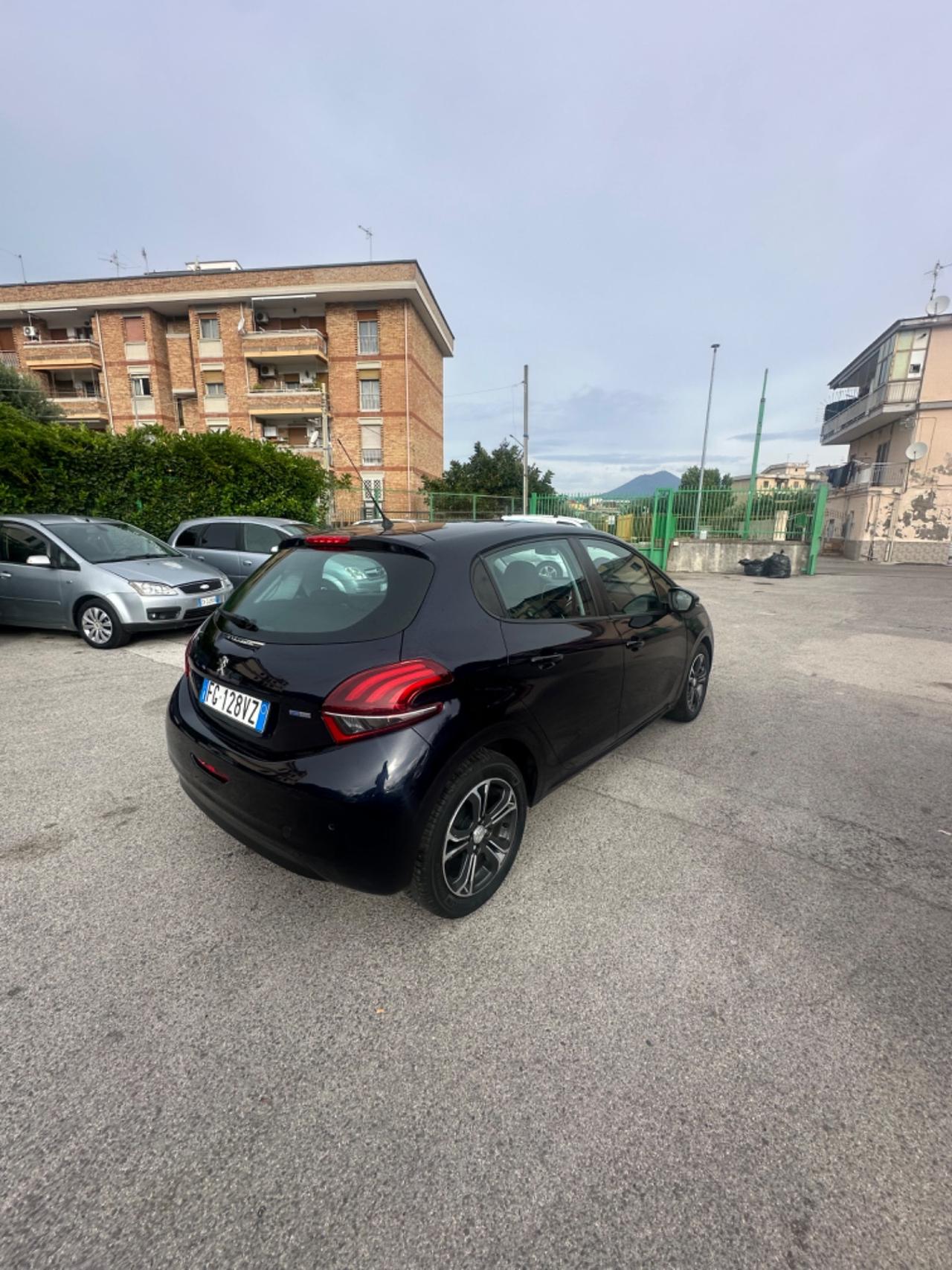 Peugeot 208 PureTech 82 5p. GPL Active