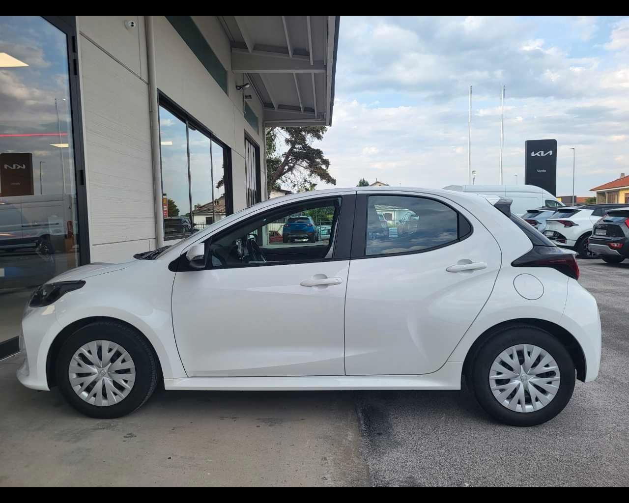 TOYOTA Yaris 1.0 Active