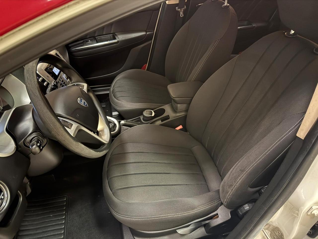 Lancia Delta 1.6 MJT DPF Gold